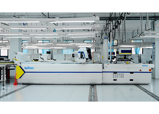 自动裁床Automatic Fabric Cutting Machine